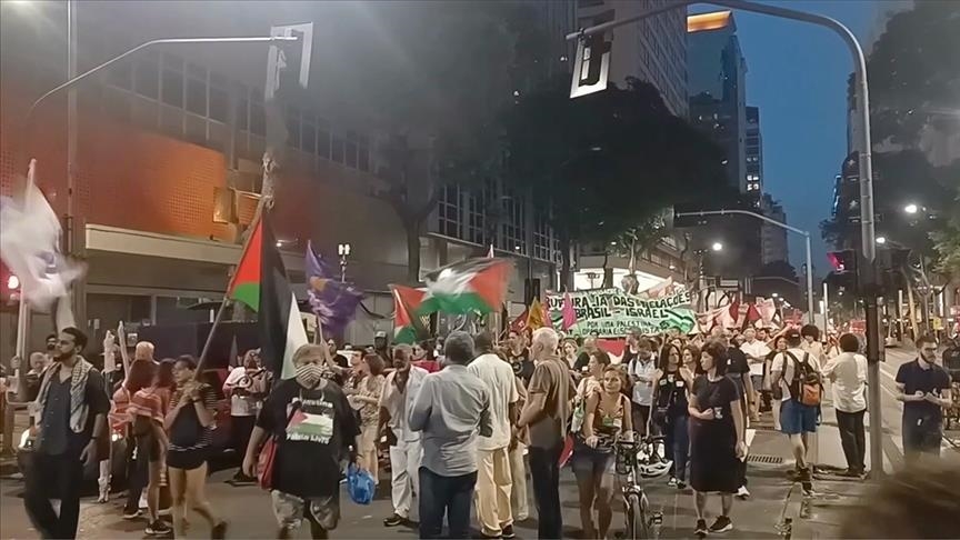 Hundreds march to US Consulate in Brazil to protest Israel’s attacks against Gaza