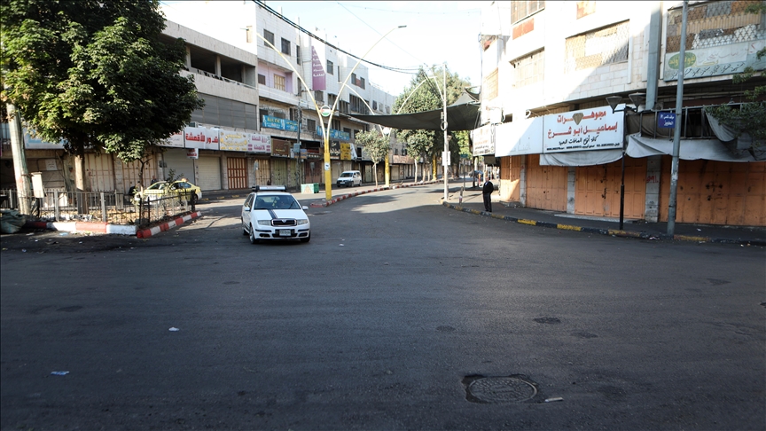 11 neighborhoods in Palestinian city of Hebron under Israeli curfew ...