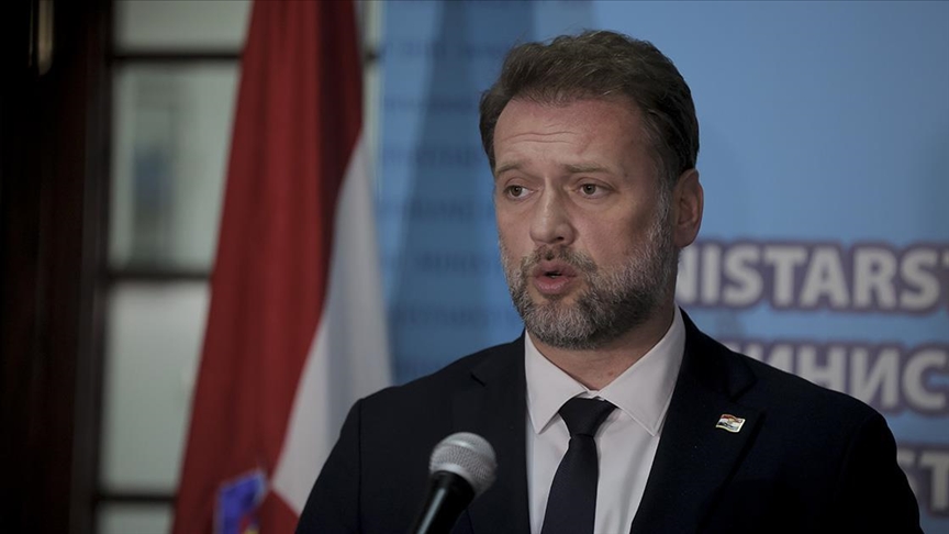 Croatia replaces defense minister after deadly traffic accident