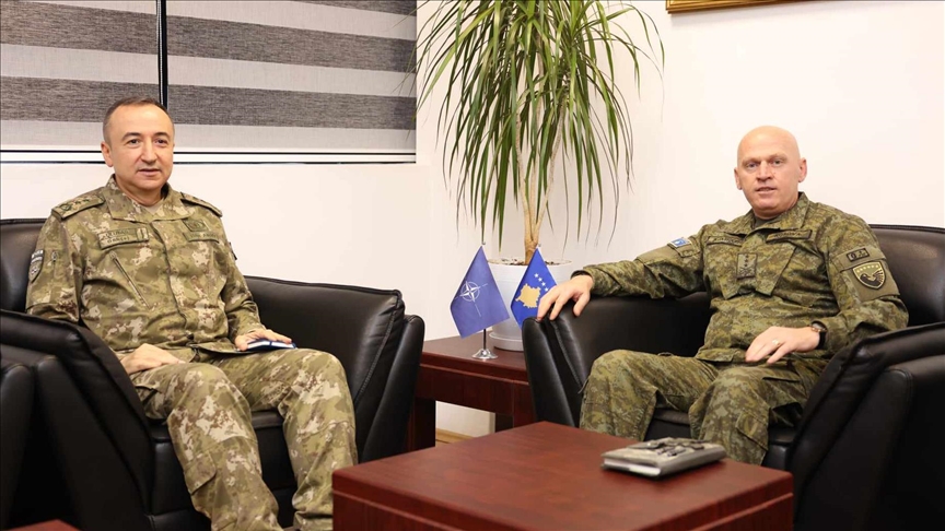 Komandanti i FSK-së, Bashkim Jashari, priti në takim Komandantin e KFOR-it, Özkan Ulutaş