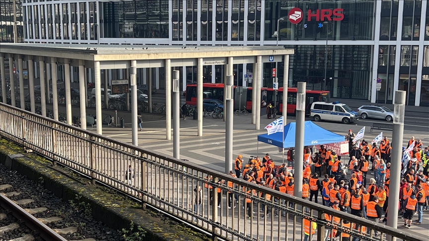 German train drivers announce 20-hour strike amid pay dispute