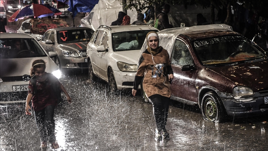 Displaced Gazans endure Israeli bombing amid rain, severe cold