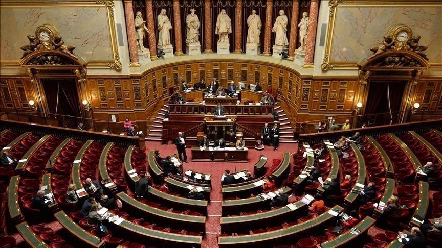L 'AFP fait face à des pressions politiques en France, en raison de sa politique éditoriale jugée non favorable à Israël