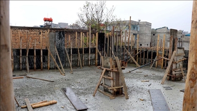 Depremzedelerin "yerinde dönüşüm" ile başlattığı konut inşaatları yükseliyor