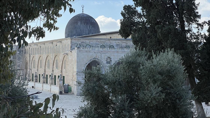 Израильская полиция продолжает вводить ограничения в отношении мечети «Аль-Акса»