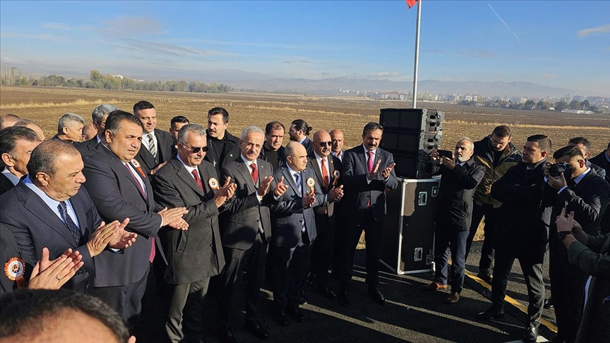 Bakan Abdulkadir Uralo lu Delice orum YHT projesinin ihalesini