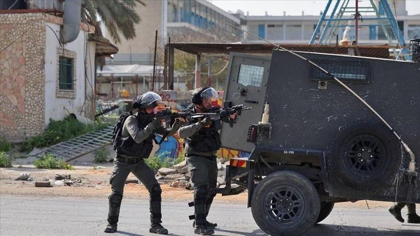 الجيش الإسرائيلي يطلق النار على فلسطيني عند مدخل الخليل