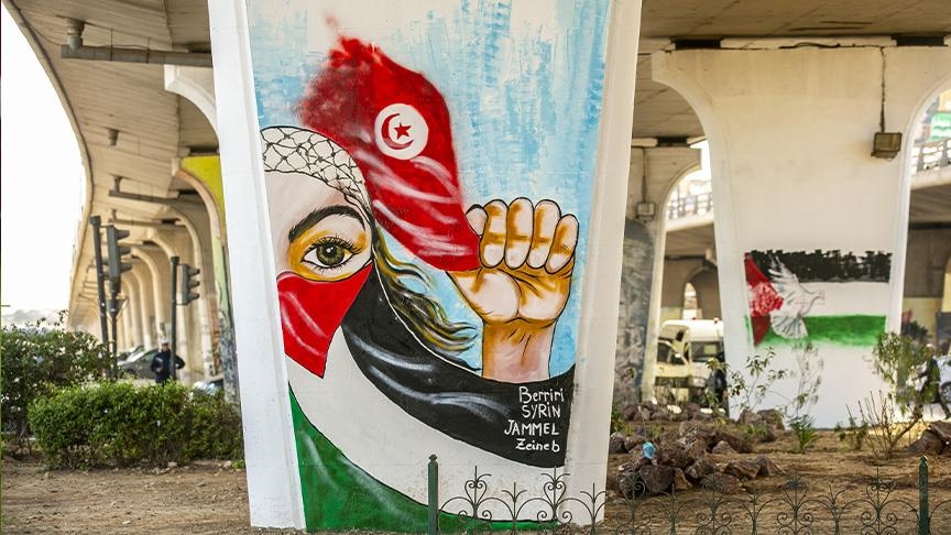 تونس.. جدارية "الزهروني" تخلد بطولات المقاومة الفلسطينية (تقرير)