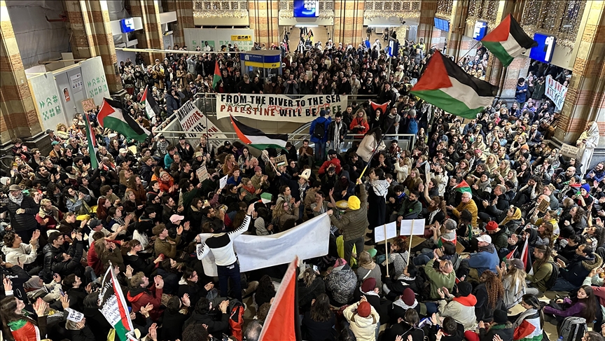 Demonstranten organiseren sit-ins door heel Nederland ter ondersteuning van Palestina