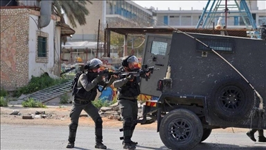الجيش الإسرائيلي يطلق النار على فلسطيني عند مدخل الخليل