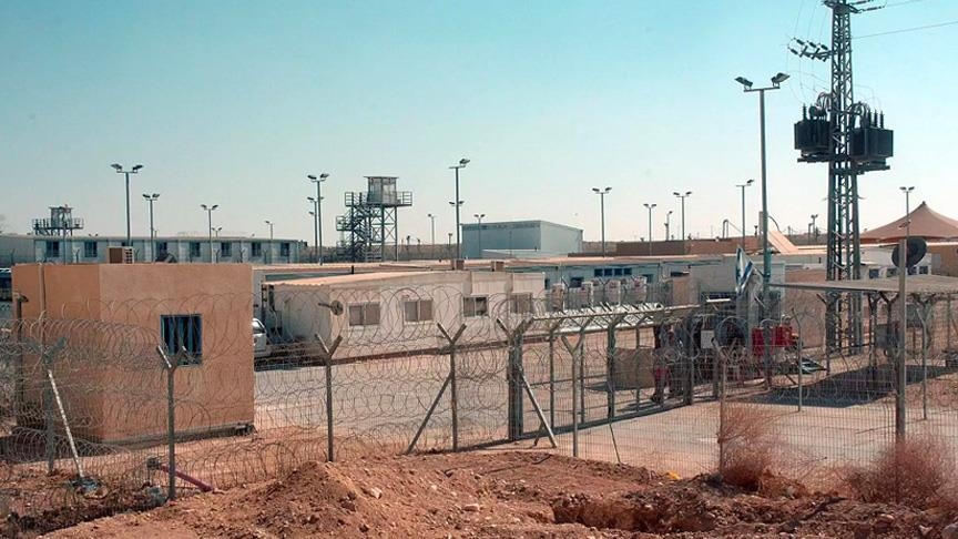 مصلحة السجون الإسرائيلية تعلن "وفاة" أسير فلسطيني في سجن النقب