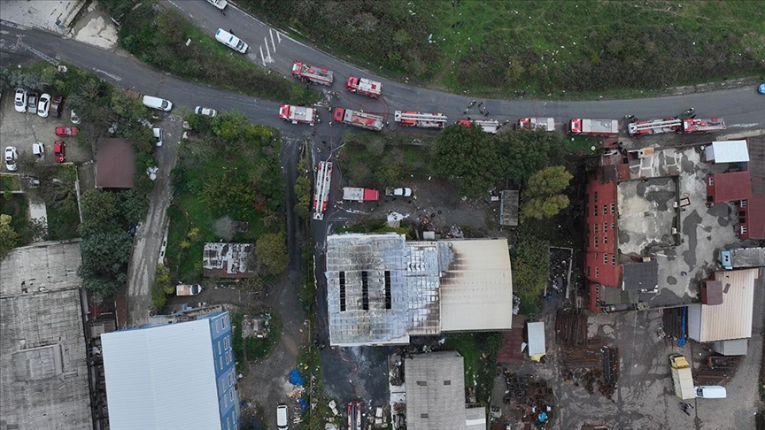 Arnavutköy'de bir fabrikada çıkan yangın söndürüldü