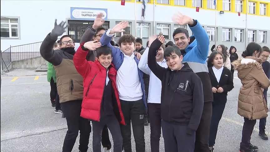 Ankara'da ara tatilin ardından ilk ders zili çaldı