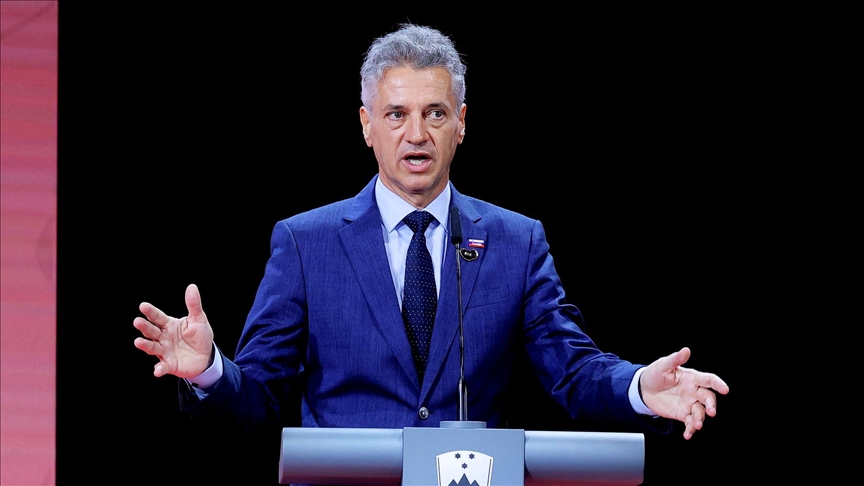 Slovenian premier facing corruption probe