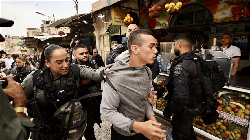 880 حالة اعتقال بحق الأطفال الفلسطينيين منذ بداية العام