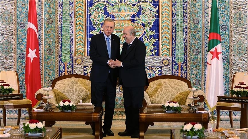 Средба на претседателите на Туркије и Алжир