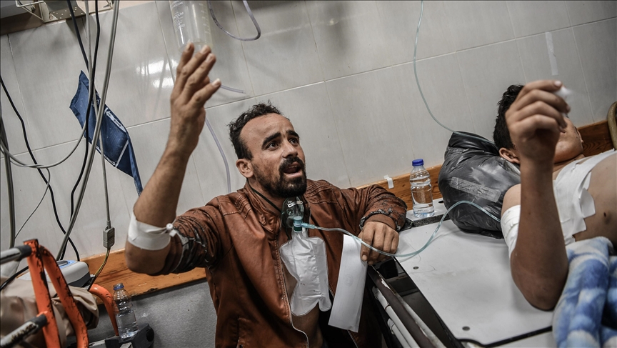 В больницу «Насыр» на юг сектора Газа доставили 100 раненых