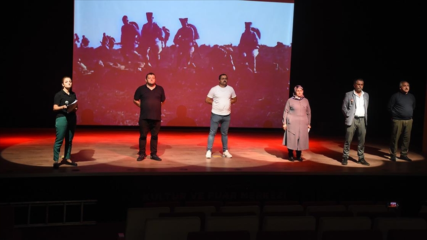 Güneydoğu gazilerinin oluşturduğu tiyatro topluluğu "100 Yıllık Emanet" oyununu sahneye koydu