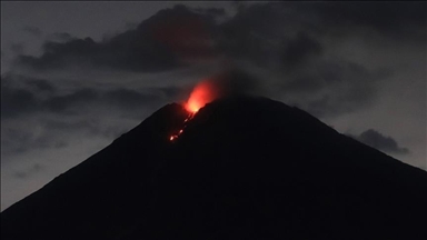 Papua Guinea e Re, shpërthimi vullkanik anulon fluturimet dhe mbyll aeroportin