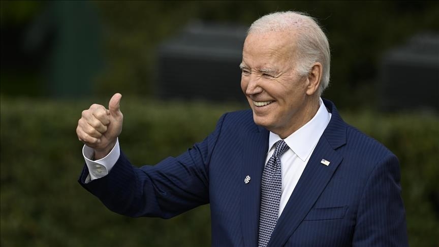 Мүгедектер арбасындағы секс қыз