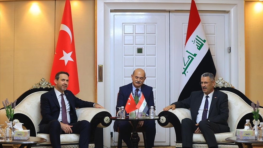 وزير الطاقة التركي يلتقي وزير النفط العراقي في بغداد