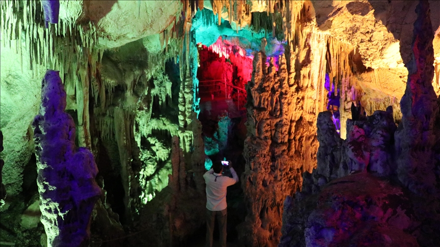 غارهای دنیزلی؛ تجربه خاص گردشگری ترکیه