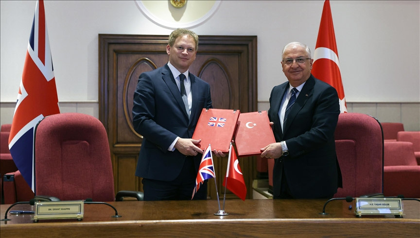 Turkish, British defense ministers sign defense cooperation intent agreement in Ankara