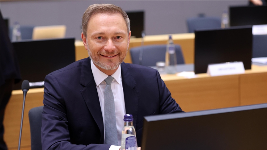 German government seeks solution to budget crisis