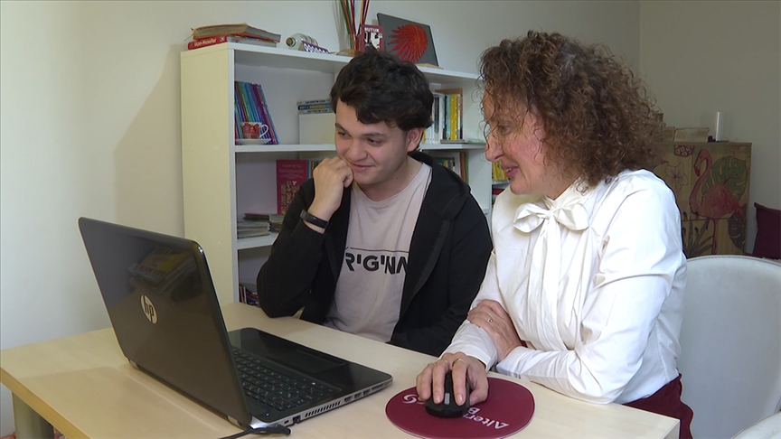 Disleksi çocuklara özel okuma programı geliştirdi