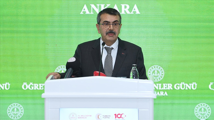 Bakan Tekin: Cumhuriyet'in ikinci yüzyılında yazacağınız başarı hikayesinin yolunu açmayı, bu vatana borcum biliyorum