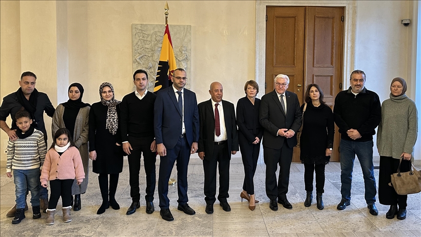 Der deutsche Bundespräsident trifft sich mit Evakuierten aus dem Gazastreifen Der deutsche Bundespräsident trifft sich mit Evakuierten aus dem Gazastreifen