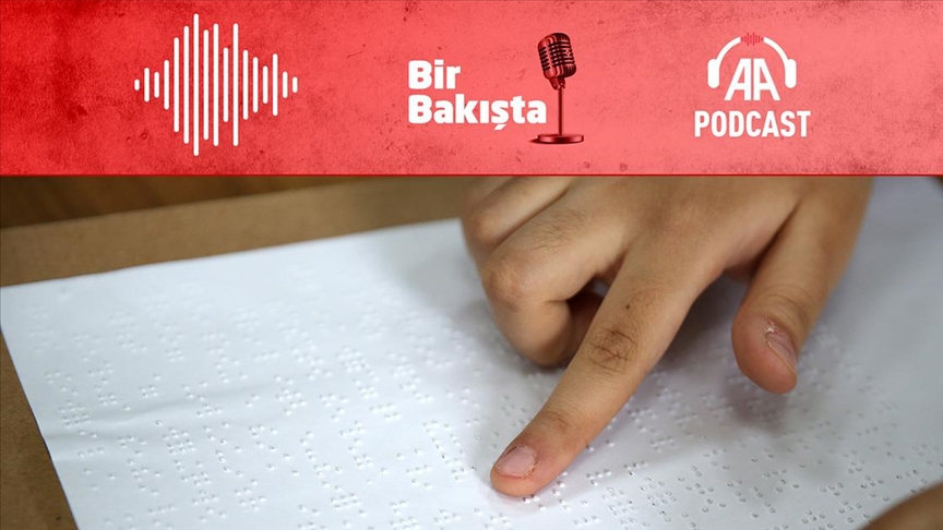 Görme engelli öğretmenin azmi, öğrencilerini de motive ediyor