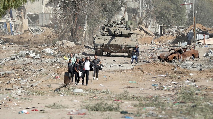 İsrail ordusu, Gazze Şeridi'nin kuzeyine dönmeye çalışan Filistinlilere ateş açtı
