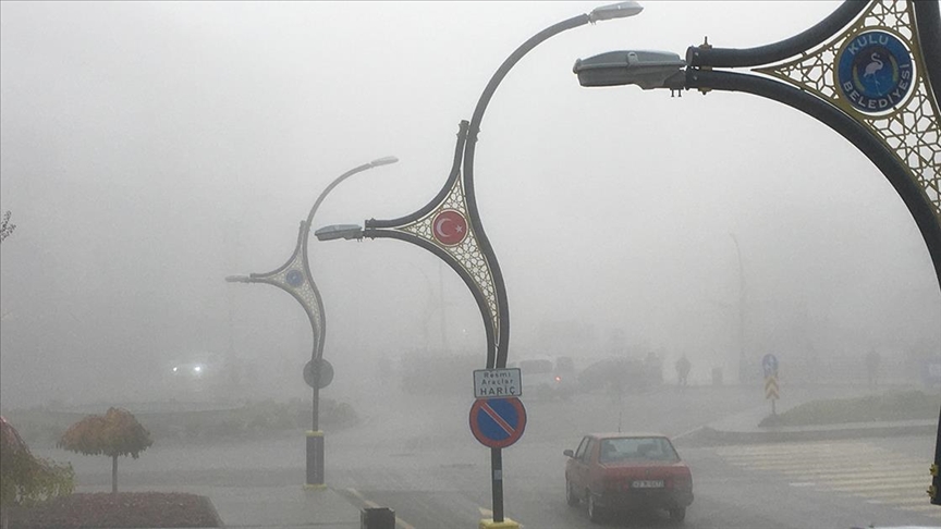 Konya ve Afyonkarahisar'da sis etkili oldu