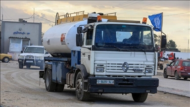 Des premiers camions de carburant et de gaz venant d'Égypte entrent à Gaza 