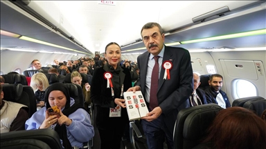 Milli Eğitim Bakanı Tekin ve 81 il temsilcisi öğretmen, 30 bin fitte "Öğretmenler Günü"nü kutladı