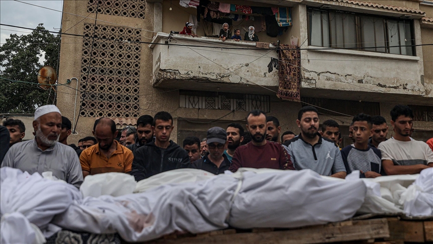 Gazans flocked to graves of loved ones killed in Israeli attacks amid humanitarian pause