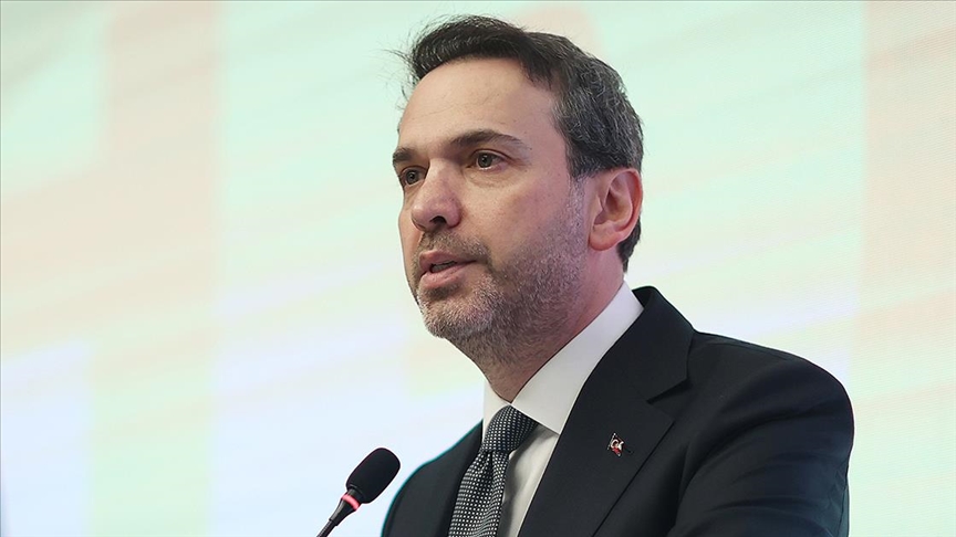 Bakan Bayraktar, kötü hava koşullarının neden olduğu elektrik arızalarının kısa sürede giderileceğini bildirdi
