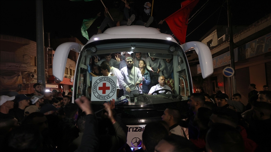 الدفعة الثالثة من تبادل الأسرى.. إسرائيل تفرج عن 39 طفلا فلسطينيا