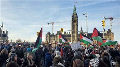 كندا.. الآلاف يشاركون في مسيرة حاشدة دعما لفلسطين بأتاوا