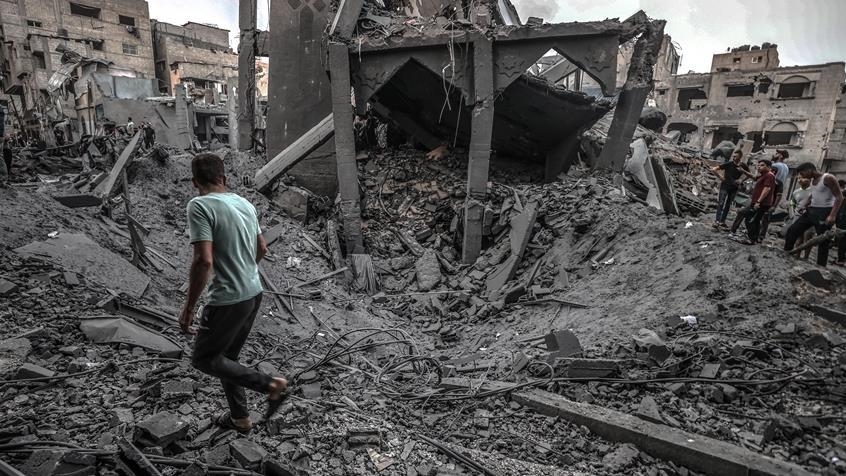 Nakon izraelskih napada izbjeglički kamp Al-Shati na zapadu Pojasa Gaze pretvoren u ruševine