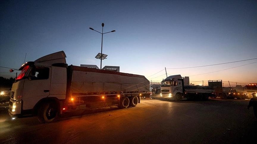 150 kamionë me ndihma humanitare hynë në Rripin e Gazës të dielën