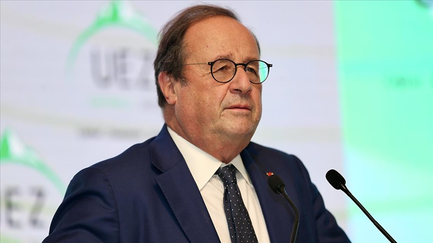 Eski Fransa Cumhurbaşkanı Hollande: Kentlerimizin sokaklarında gezen ulusalcı paramiliter gruplar görüyoruz