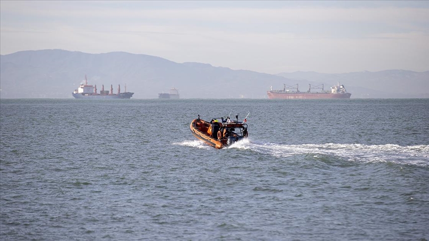 Zonguldak'ta batan geminin kayıp 7 personelini arama çalışmaları sürüyor