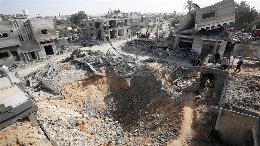 "حكومة غزة" تعلن انتشال 160 جثة من تحت الأنقاض في القطاع