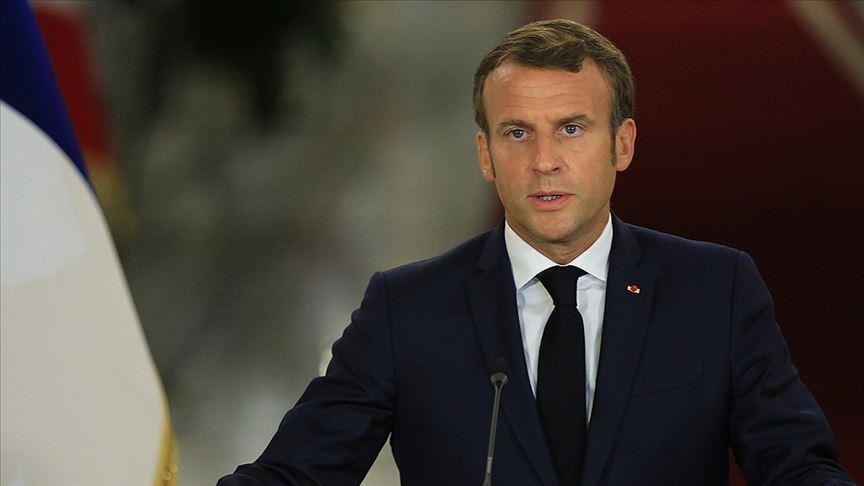 Macron rend un émouvant hommage à Gérard Collomb