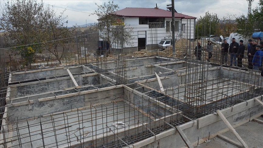 Kahramanmaraş'ta "Yerinde Dönüşüm Projesi" kapsamında evlerin yapımı sürüyor