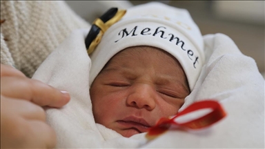 Defne Devlet Hastanesi'nde doğan ilk bebeğe "Mehmet" adı verildi