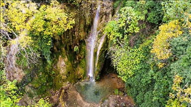 طبیعت پاییزی آبشار چالکارا 
