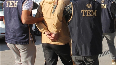 Kırmızı bültenle aranan 2 DEAŞ şüphelisi Kırşehir'de yakalandı
